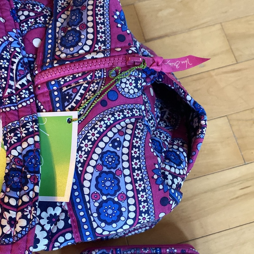 Vera Bradley Weekended Duffle Travel Bag and Makeup Pouch - Picture 10 of 10